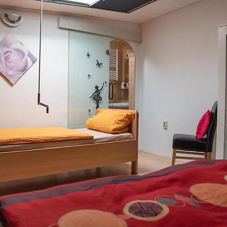 Ferienwohnung-fuer-4-personen-in-sassnitz-wb Apartman